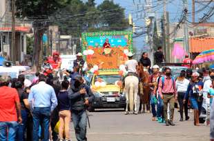 Ante el semáforo epidemiológico en amarillo, este domingo se realizó la ya tradicional verbena popular