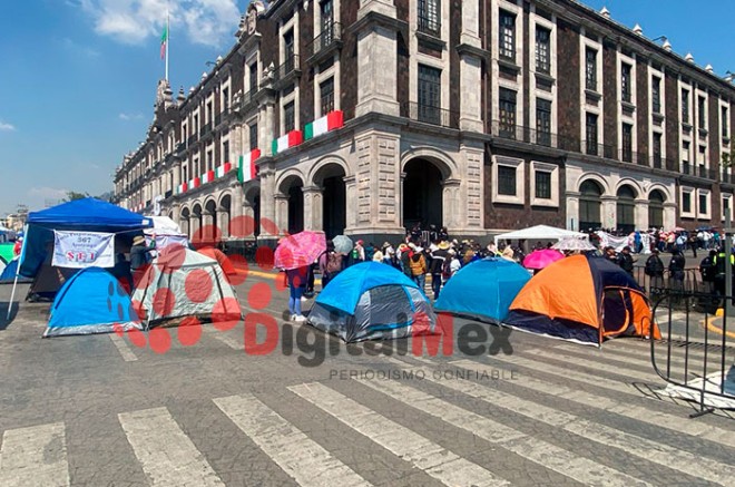 #Video: No hay entrada ni salida a Palacio de Gobierno de #Edoméx; bloqueado por maestros