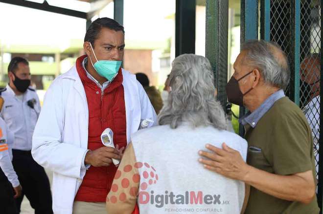 En 63 municipios han aplicado dos dosis contra Covid-19 a adultos mayores