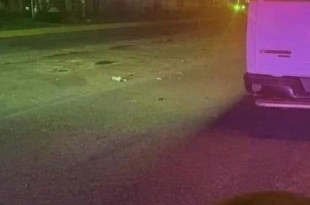 El conductor del vehículo involucrado se dio a la fuga y hasta el momento no se tienen datos sobre su paradero.