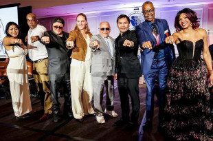 La ceremonia fue encabezada por el ídolo filipino Manny “Pac-Man” Pacquiao, también inducido este año, junto a otras figuras como Vinny Paz, Michael Nunn, Mary Jo Sanders, Rodrigo Valdés, Cathy Davies y Anne Sophie Mathis.