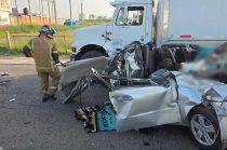 El conductor resultó lesionado y fue trasladado a un hospital por paramédicos