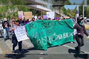 Estudiantes pidieron al resto de las agrupaciones que se mantuvieran dentro de los contingentes y evitarán confrontaciones.