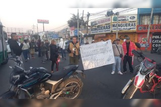 George Guevara, de Capo’s BarberShop y uno de los inconformes, explicó que cuenta con cinco barberías, las cuales fueron aseguradas y afectan la fuente de empleo de 100 personas.