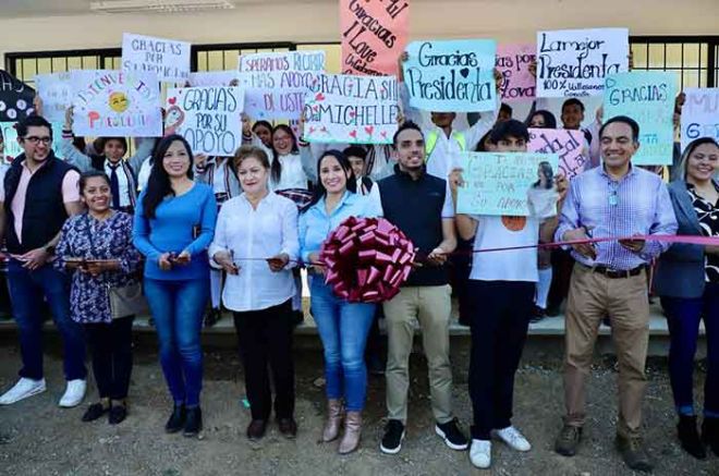 Valle de Bravo avanza en su desarrollo educativo con la construcción de aulas que benefician a estudiantes.