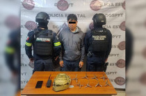Óscar “N” de 38, halcón de la FM detenido en Coatepec Harinas.