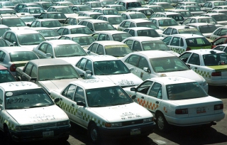 Irregulares la mayor parte de las bases de taxis