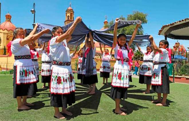 Realizan talleres de lengua, cocina, medicina tradicional