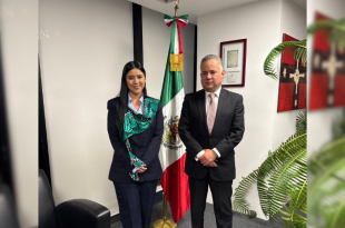 Carmen Albarrán y Santiago Nieto durante reunión para avanzar en el registro del aguacate donatense