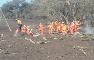 Aumenta a 100 la cifra de víctimas tras explosión del volcán de Fuego en Guatemala