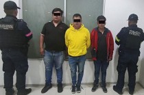 Se detuvieron en Tlalnepantla a Alexis “N”, Aron “N” y Marco “N”, presuntos integrantes de una banda dedicada al robo con violencia