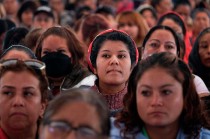El 40.4% son económicamente activas, desempeñándose principalmente en áreas como ventas, trabajo doméstico, comercio, educación y administración.