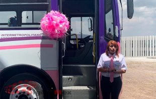 Mujeres al volante de transporte público para asegurar a pasajeras