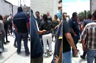 Señaló que al abrir la puerta, un grupo de mujeres arremetió en su contra, la tiraron al piso