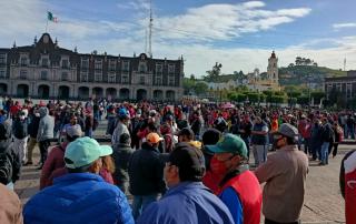 Del gremio sindical son poco más de 2 mil 400 trabajadores a los que no se le ha pagado lo que les corresponde por ley y que está establecido en el contrato colectivo, que es la prima vacacional