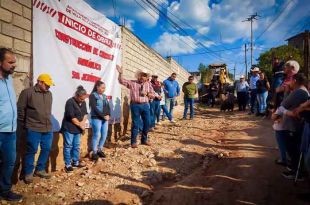 Andri Correa suma a la fecha más de 30 caminos construidos con concreto hidráulico.