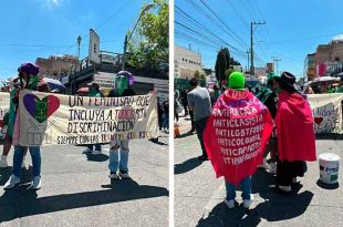 Las participantes se ubican frente al Hospital de Ginecología y Obstetricia del Instituto Mexicano del Seguro Social (IMSS).