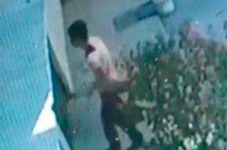 Los hechos ocurrieron en Ecatepec y fueron grabados por una cámara de seguridad