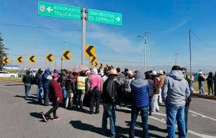 Habitantes de la región realizaron una protesta en la entrada de la autopista, donde demandaron atención de parte del gobierno local