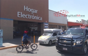 #ÚltimaHora: Movilizan patrullas por falso intento de  asalto en Walmart de #Toluca