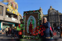 La llegada de peregrinos a templos y santuarios, con énfasis en la Basílica de Guadalupe, constituye uno de los desplazamientos religiosos de mayor alcance en el país.