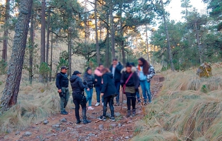 Casi congeladas, rescatan a diez personas extraviadas en el Nevado de Toluca