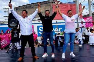 Estuvieron presentes cerca de 3 mil personas y también el candidato a presidente municipal, Billy Uribe