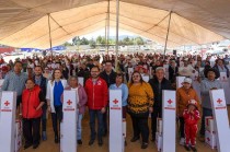 Se entregaron paquetes de limpieza y productos de higiene personal, se ofrecieron servicios médicos, asesorías y orientación para una vida saludable.