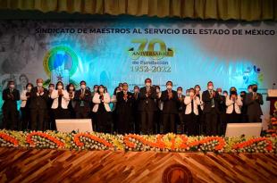 Marco Aurelio Carbajal encabezó la ceremonia conmemorativa del 70 aniversario de la organización sindical.