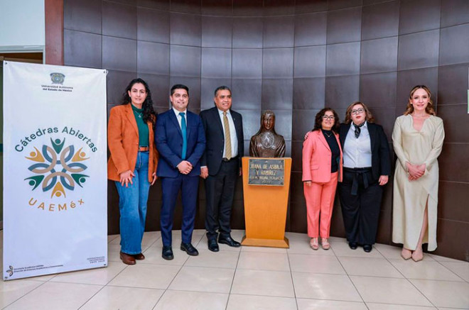 El acto inaugural incluyó la primera sesión de “Cátedras Abiertas”, impartida por Sherezada Esparza Jiménez, profesora e investigadora del Centro Universitario UAEM Temascaltepec