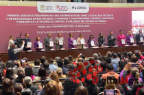 La gobernadora Delfina Gómez Álvarez encabezó la firma del “Compromiso por la Igualdad”, un decálogo suscrito por autoridades estatales y los 125 municipios del Estado de México.