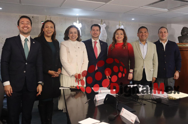 Los diputados del PRI durante la presentación de propuestas para proteger a turistas y apoyar la movilidad en el norte del Estado de México.