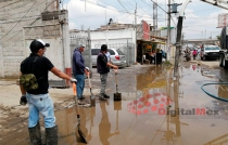 Limpian cuadrillas impactos de la lluvia ayer en #SanMateoAtenco