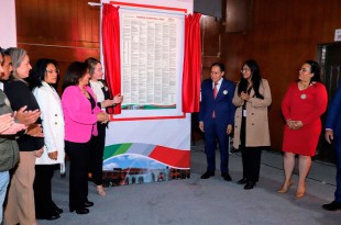 Como parte de los proyectos de mejora, se inició la construcción de un puente que conectará la Presidencia Municipal