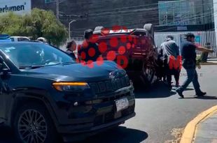 Vuelca camioneta en la Toluca-Tenango