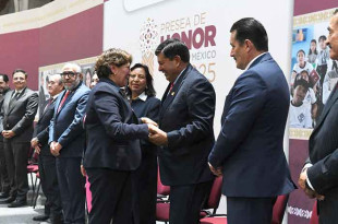 La mandataria reafirmó el compromiso de diálogo y anunció la próxima convocatoria para basificación de más de dos mil maestros con recursos estatales.