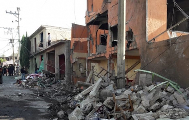 Siete muertos y ocho heridos deja estallido en polvorín de Tultepec; 23 casas y 12 autos dañados