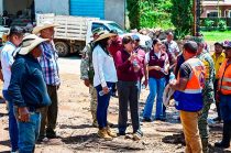 La gobernadora recorrió San Pedro Tenayac para supervisar la atención a las familias afectadas por el desprendimiento de rocas y flujo de lodo.