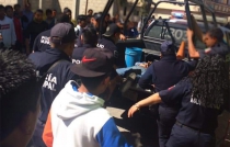 Acción ciudadana: Comerciantes detienen a asaltante en #SanMateoAtenco