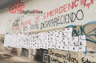 En los muros del distribuidor vial Boulevard Aeropuerto y Carretera Federal Toluca-Naucalpan