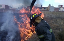 Atienden Bomberos de Toluca más de 800 incendios en 2017