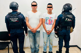 En Malinalco, autoridades detuvieron a Jorge “N” y Luis “N” por robo con violencia, narcomenudeo y portación de arma.