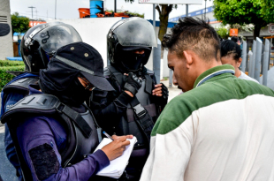 Policías del Estado de México durante operativos de seguridad