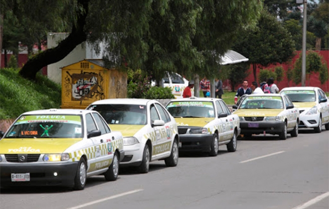 #Toluca: Roban taxi con todo y chofer; se arma persecución en #Matlazincas