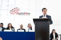 El presidente entregó una edición impresa y digital del informe, donde detalló el estado actual de la administración pública municipal.