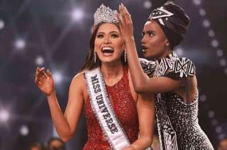 Andrea Meza, emocionada, recibe la corona como Miss Universo 2021