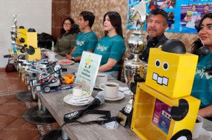 Son 12 estudiantes mexiquenses que competirán en Estados Unidos en pruebas de robótica, programación y mecatrónica del 14 al 16 de mayo.