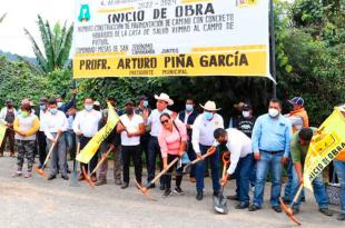 El alcalde dio el banderazo de arranque a cinco obras en igual número de comunidades