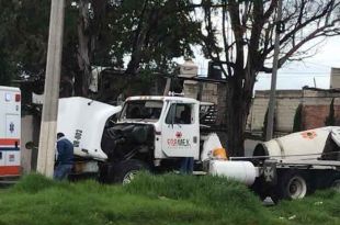 El accidente generó congestionamiento vial y cientos de automovilistas quedaron varados.