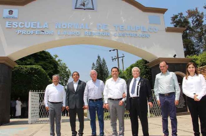 Lauro Rendón Castrejón logró la fundación de la escuela en 1971, además fue el primer Director de la institución.